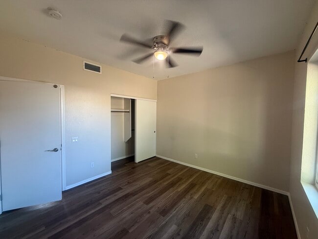 Building Photo - 8984 N Clover Way