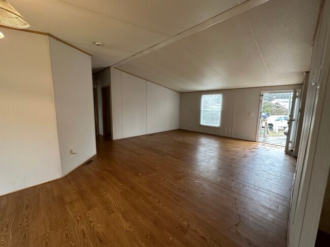Building Photo - 19 Barnhart Ln
