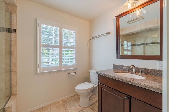 Building Photo - Valmonte 3 bed/3 bath Home plus guest house.