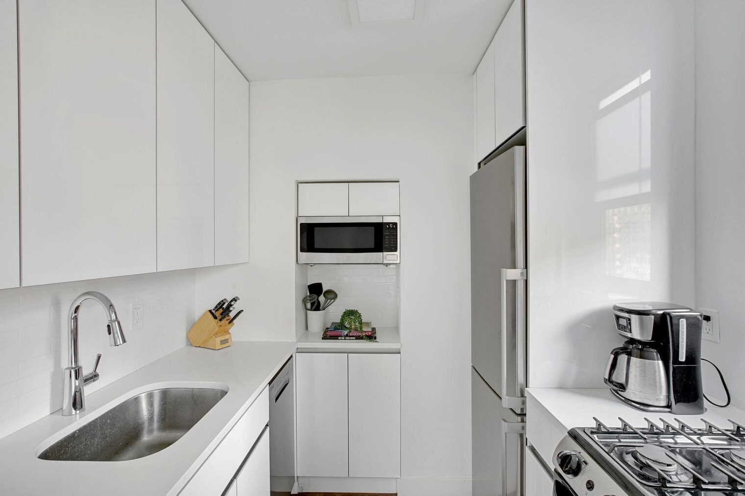 Building Photo - 330 W 58th St