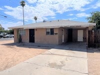 Building Photo - 636 S Olive