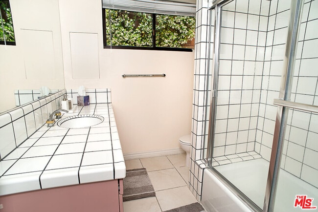 Building Photo - 3835 Sapphire Dr