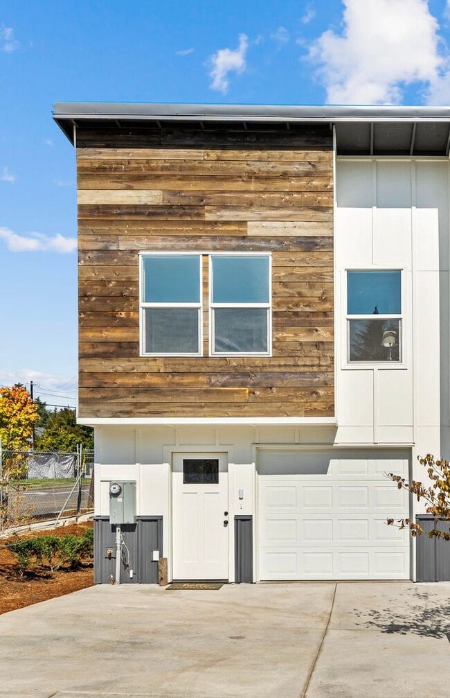 Primary Photo - New Modern Home
