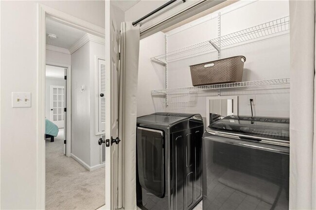 Building Photo - 24307 Plantation Dr NE