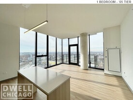 Building Photo - 503 S Damen Ave