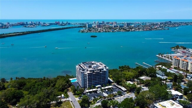 Building Photo - 500 N Osceola Ave