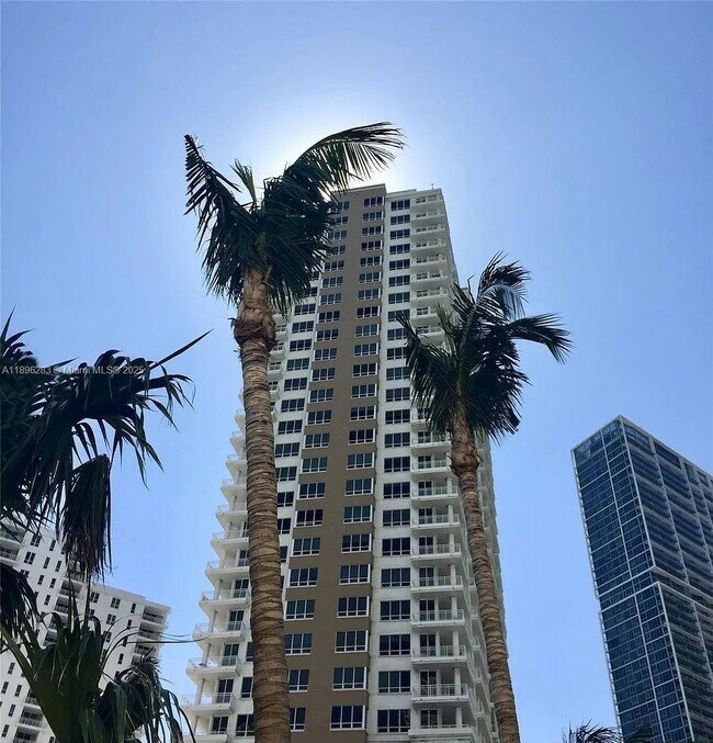 Building Photo - 801 Brickell Key Blvd