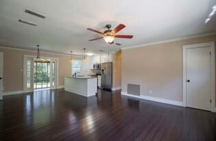 Building Photo - 1136 Carissa Dr