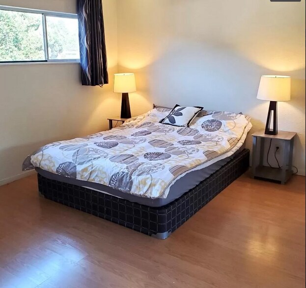 Building Photo - 6901 Sunkist Dr