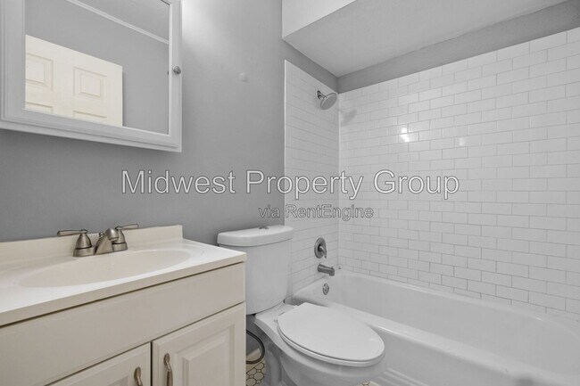 Building Photo - 2507 S Big Bend Blvd