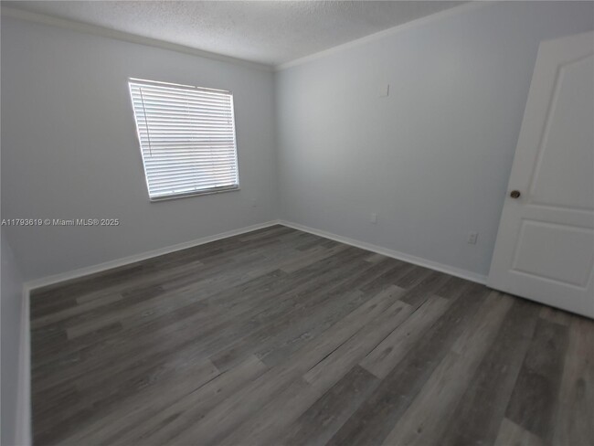 Building Photo - 1137 NW 128th Pl