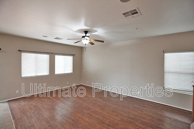 Building Photo - 8856 W Aster Dr
