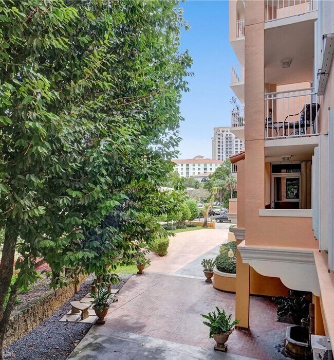View - 1 Alhambra Cir