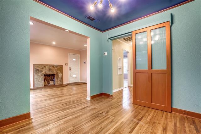 Primary Photo - 8810 Daytonia Ave