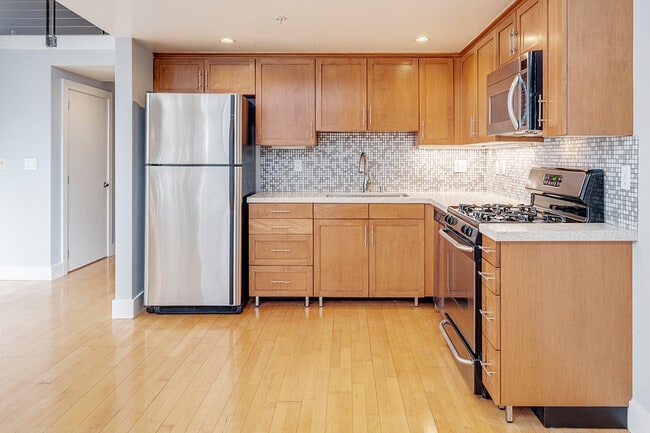 Building Photo - 68 Harriet St