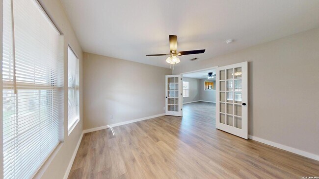 Building Photo - 145 S Willow Way
