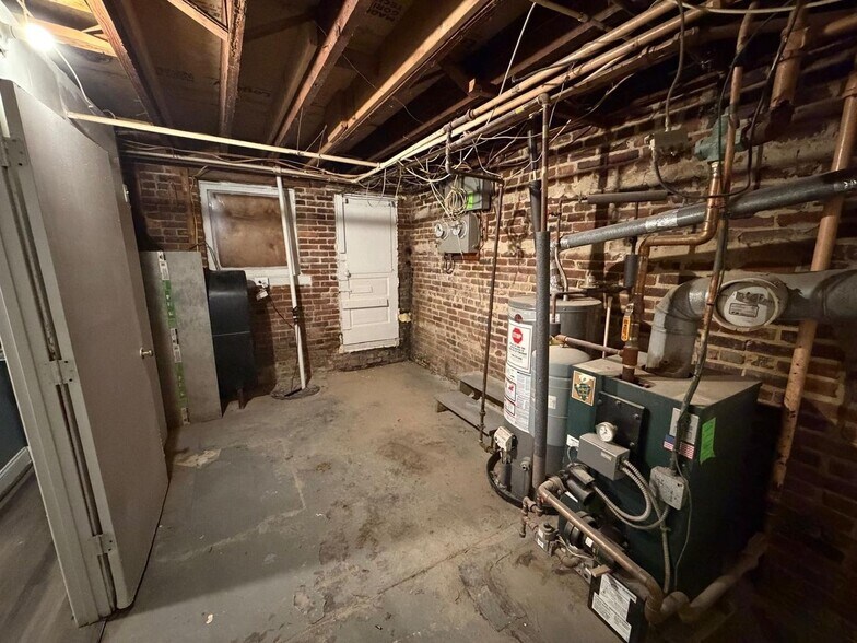 Building Photo - 3615 Erdman Ave