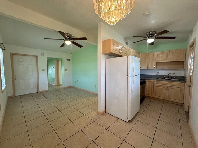 Building Photo - 3340 Normandy Dr