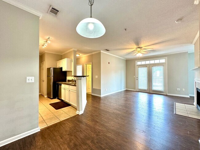 Building Photo - 2 Bedroom, 2 Bath Condo in The Concord West of The Ashley!