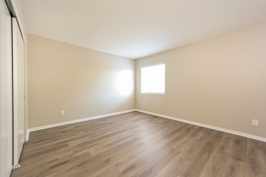 Building Photo - 5087 Orleans Ct