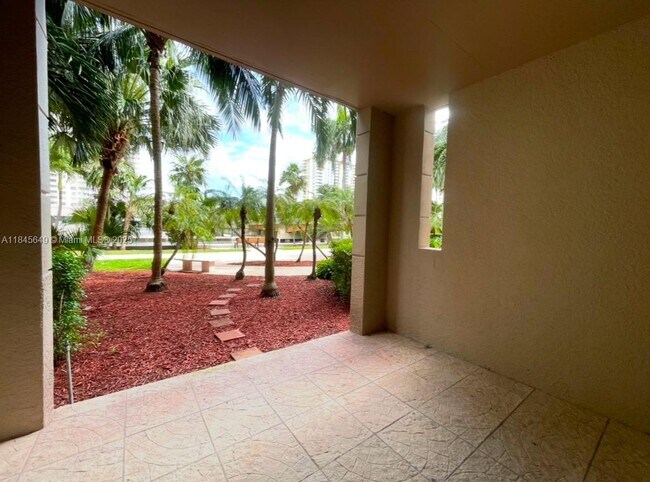 Building Photo - 17150 N Bay Rd