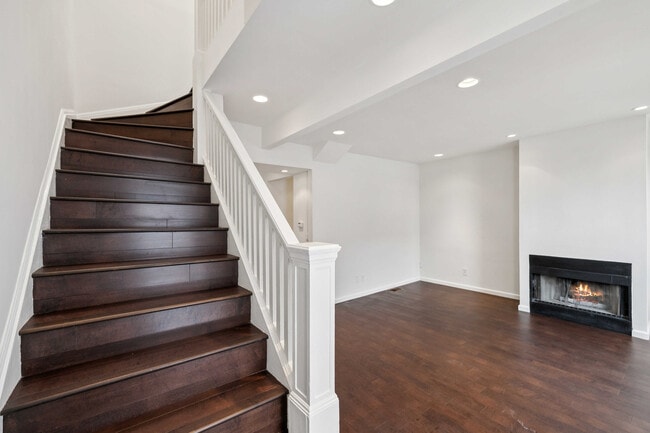 Building Photo - 971 Filbert St