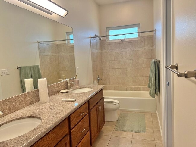 Building Photo - 3 Bedroom / 2.5 Bathroom House for rent in the Waiolani Mauka Subdivision. Pet friendly!