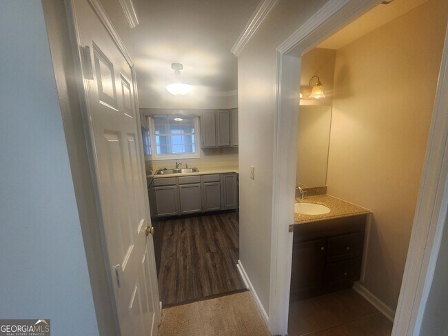 Building Photo - 3761 Windsor Cir