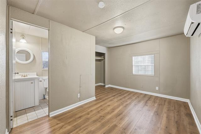 Building Photo - 1309 Oakridge Rd