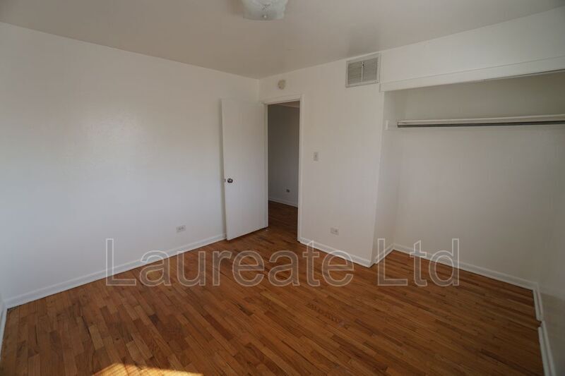 Building Photo - 5550 W 3rd Pl
