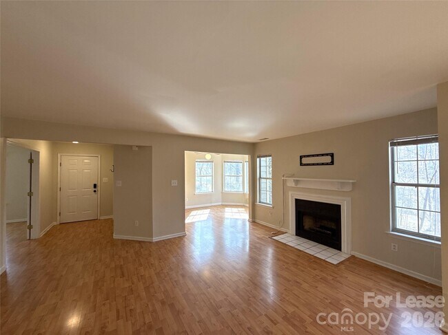 Building Photo - 6500 Clavell Ln