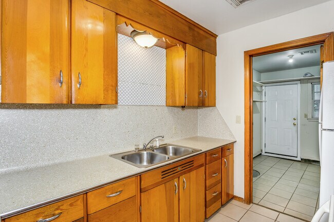 Building Photo - 4716 Arbor St