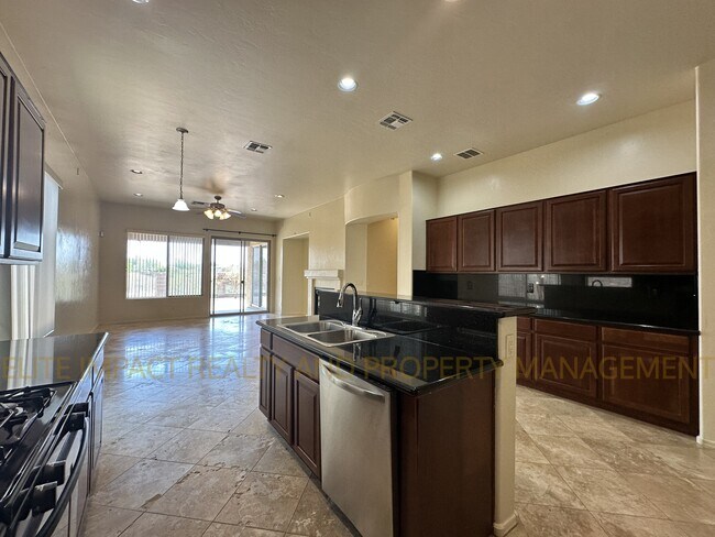 Building Photo - 6166 N Placita San Agustin
