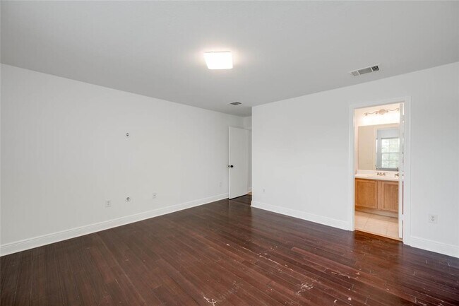 Building Photo - 8705 Davis Oaks Trail