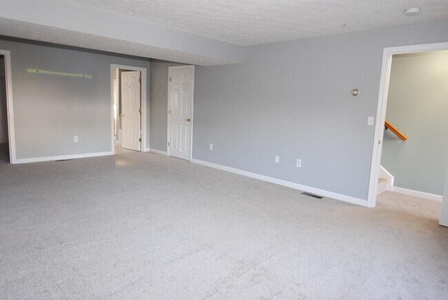 Building Photo - 65 Georgetown Dr