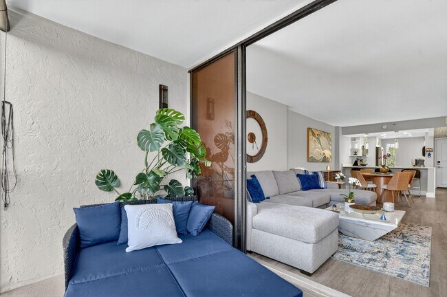 Building Photo - 20 Royal Palm Way