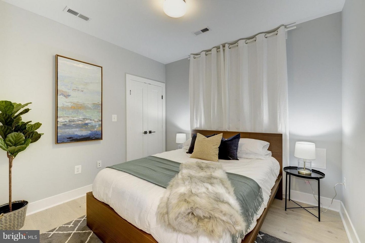bedroom - 1344 Maryland Ave NE