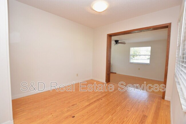 Building Photo - 1503 Hanson Ave