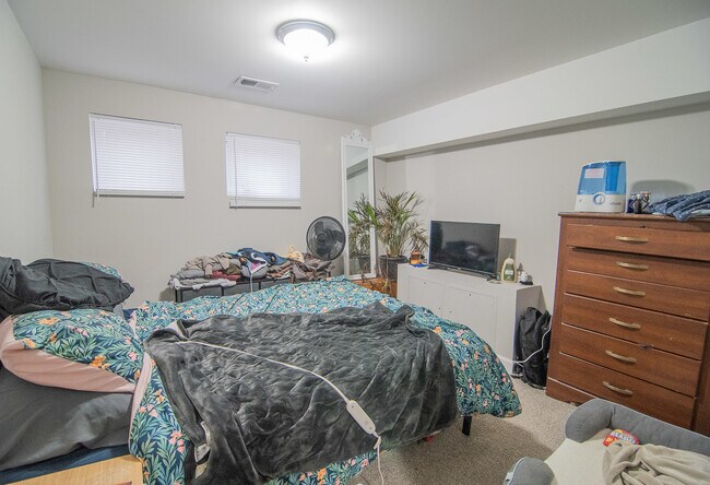 Building Photo - 3656 W Eddy St