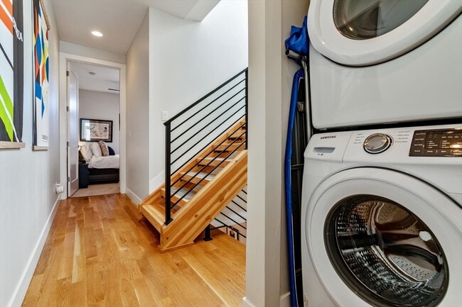 Building Photo - 4-Story 2BD, 2.5BA LoHi Townhome with Rooftop Deck