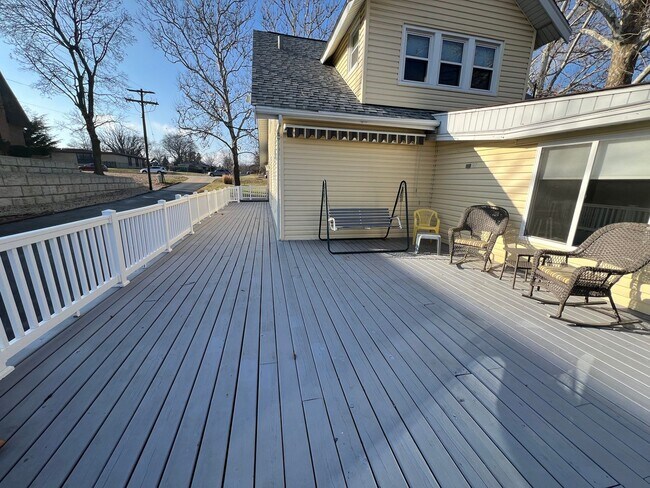 Building Photo - 3 Bedroom/2.5 Bathroom Home in Peoria for Lease