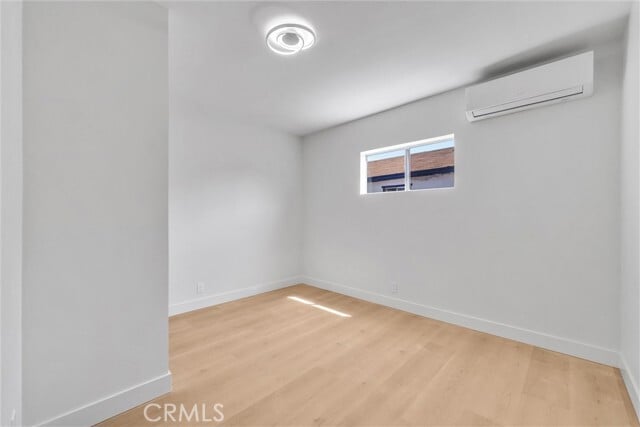 Building Photo - 2305 Sesmas St