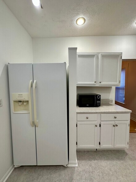 Building Photo - 3059 Hanscom Blvd