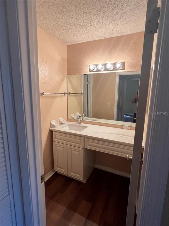 Building Photo - 3032 Antique Oaks Cir