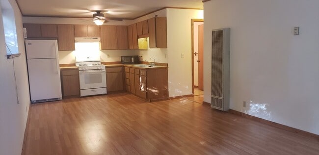 Building Photo - 2260 Terrace Ave