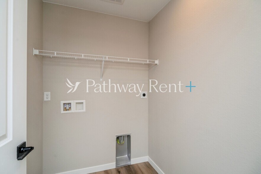 Building Photo - 9353 Yampa Ct