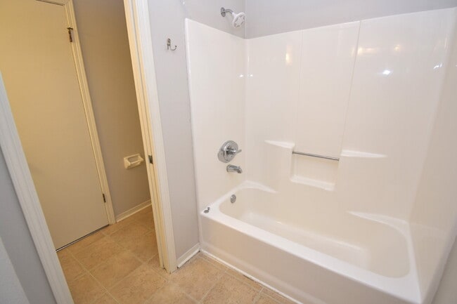 Building Photo - Charming West Pensacola Townhome – 2BR/2BA...