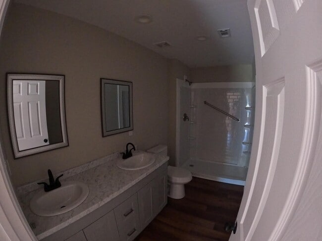 Building Photo - 1009 S Somerville St