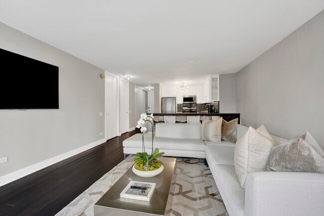 Building Photo - 30 E Huron St