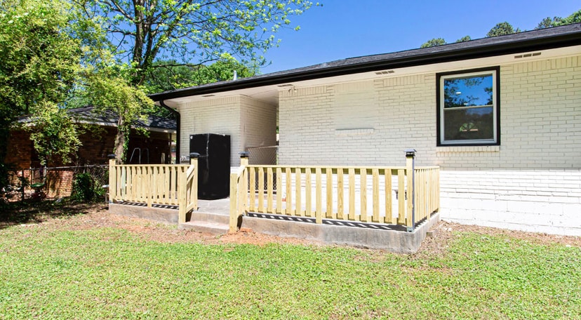 Building Photo - 1155 Evelyn Drive